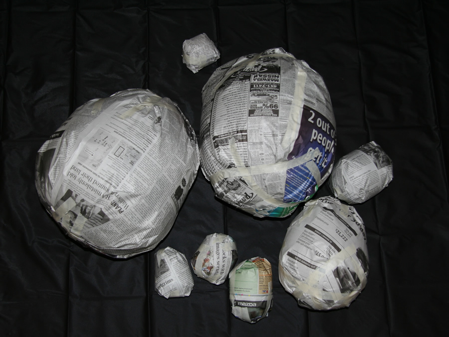 DIY ballon du football en papier. DIY paper football ball. 