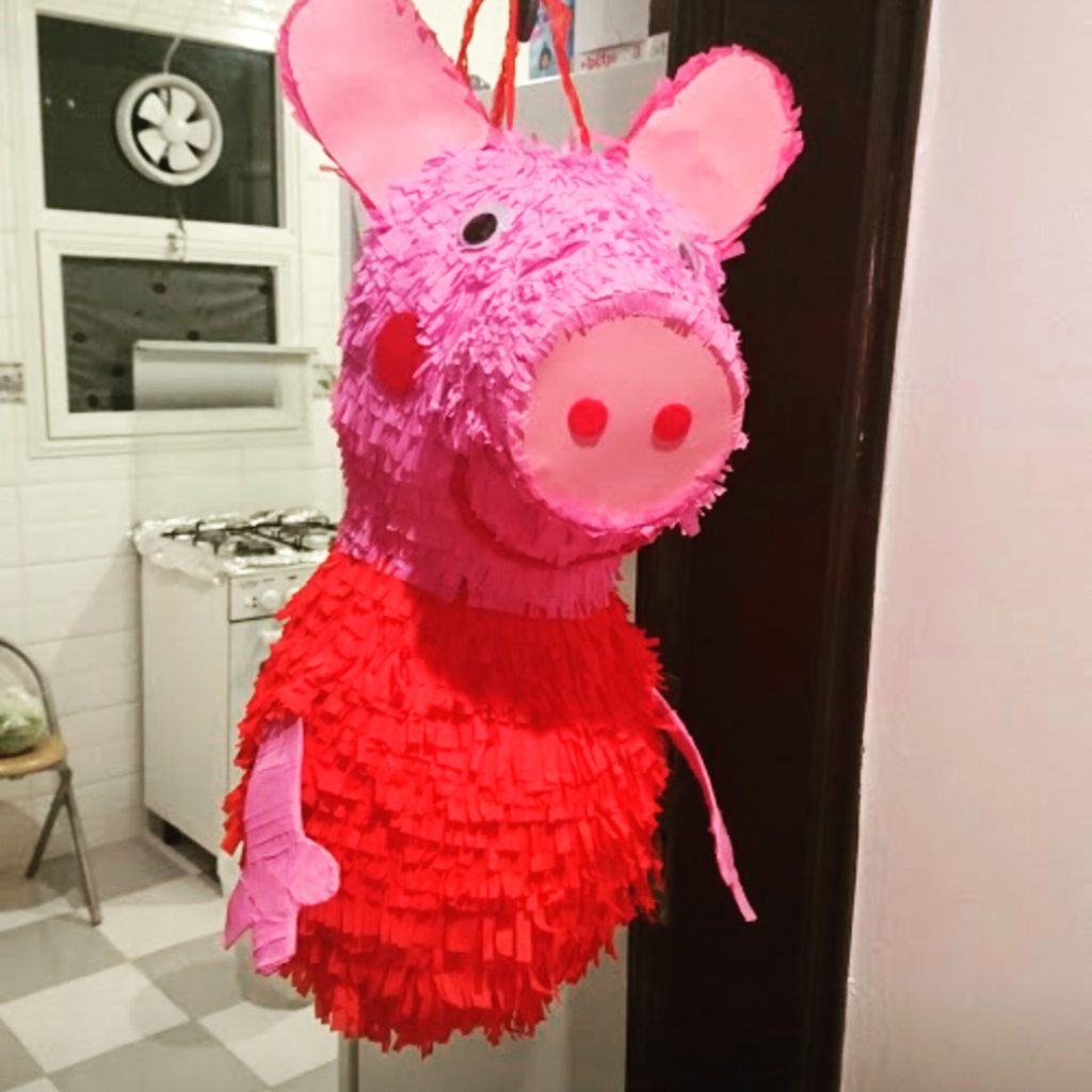 Peppa pig piñata