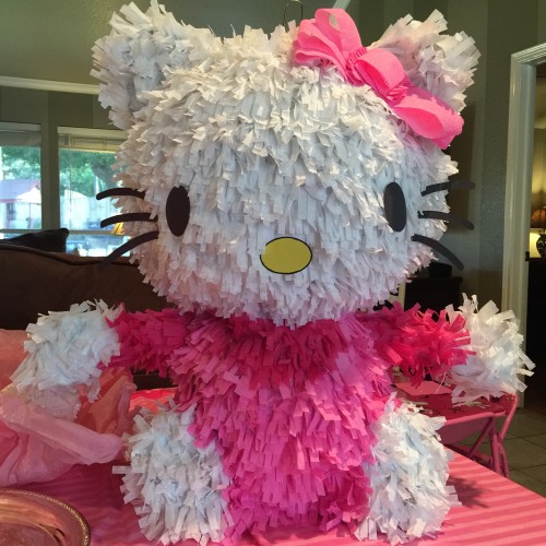 Hello Kitty - Piñata Boy